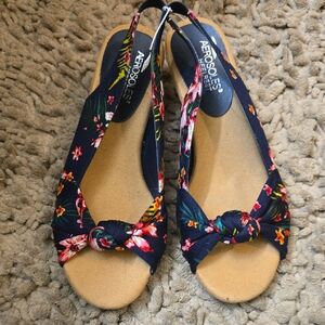 New‎ Aerosoles Women's Size 9W Navy Pink Orange Floral Slingback Sandals